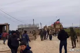 美军士兵与叙利亚平民发生武装冲突图片