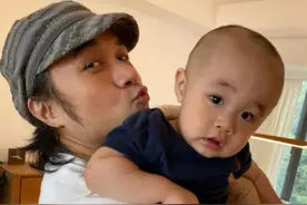 有种“父爱”叫古巨基，听到1岁儿子喊爸爸，直言自己的心融化了图片