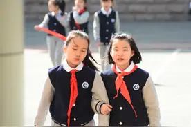 新生出现大批“伪复姓”，家长眼中的洋气，为孩子带来很多苦恼图片