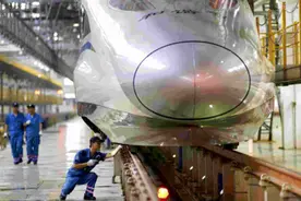 高铁长达数百米，到达终点站以后，如何实现快速掉头？图片