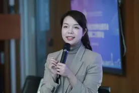 她生于四川，是清华学霸，却辞职当网红，月销售额超1000万元图片