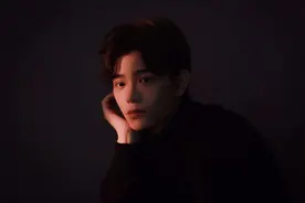 又一位慢慢发光的男孩子他叫(丁禹兮)。图片