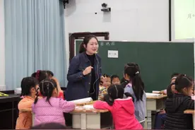 一骑红尘妃子笑，是“jì”还是“qí”？老师怒了：不懂别乱教图片
