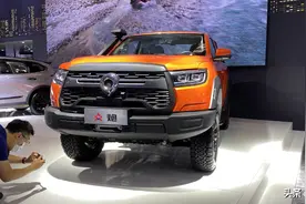 17.98万，长城火炮皮卡上市，单排两座配氮气减震和全地形越野胎图片