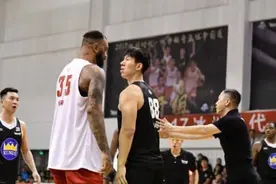 中国野球第一人订婚，身高2米03体重250斤，拒绝进入CBA打球图片