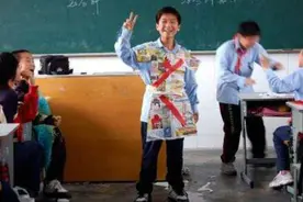 初中孩子认为很酷的3种行为，在家长眼里是“不懂事”，你做过吗图片