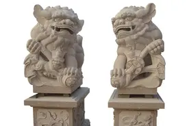 常见的门口石雕狮子摆放需要知道的几点图片