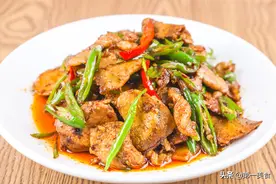 大厨教你辣椒炒肉不一样的吃法，快速一炒，满满都是家的味道图片