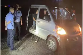 南昌县蒋巷镇：开展清理违规垂钓、乱停乱放" 零点行动 "图片