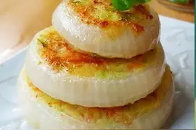 气味刺鼻的洋葱经过这样的处理，做出的菜又香又美味图片