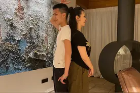 爸哪萌娃都长大了，天天已经帅成了校草，考拉简直就是钟丽缇翻版图片