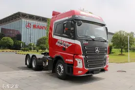 500马力潍柴发动机，1.2米宽大卧铺，实拍三一英杰牵引车图片