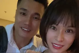 幸福！创造奥运纪录的吕小军家庭美满！妻子超漂亮也是举重队员图片