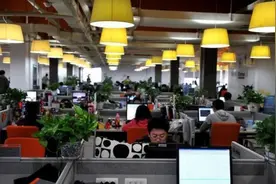 华为员工在职十年，晒出税后年薪感慨：我一直会干到华为抛弃我图片