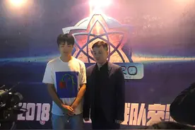 KPL：eStar多人季后赛罚站，T将军评论席会面Sky，猫神诺言解说席图片