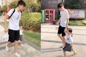 送小20岁妹妹去幼儿园，哥哥出门前努力扮嫩：生怕被当成她爸图片