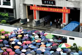 “公参民”学校大退潮，想赚钱的没“钱”途了图片