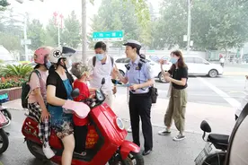 济南骑电动车不戴头盔将被抓拍！还将通报所在单位图片