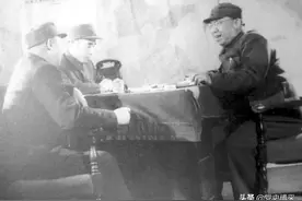 平津决战，蒋介石傅作义判断失误，林彪两次战略性建议，毛泽东果断命令东北野战军提前入关成为关键图片