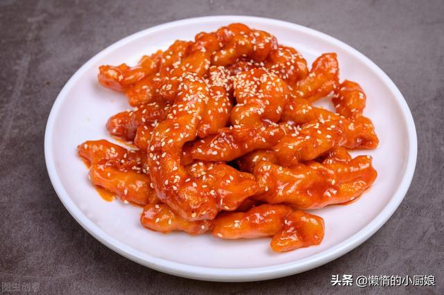 教你在家花10块钱做糖醋肉段，外酥里嫩酸甜可口，老人孩子都爱吃