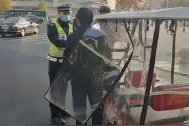 【创建文明城市】还骑电动三四轮车上路？严查！图片