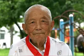 仙桃88岁老兵：用一枚手榴弹击碎敌人偷袭图片