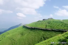 十万亩高山草甸变绿，武功山风景曝光后，难怪女性游客都喜欢图片