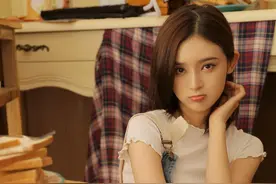 女人对你动心了，希望你加快进展，会有这些身体语言图片