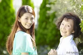 “新型婆媳关系”悄然流行，婆婆媳妇相处舒服，家庭和谐又幸福图片