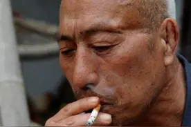 经常晨起一根烟的人，出现这3种表现，很有可能是身体不愿意吸了图片