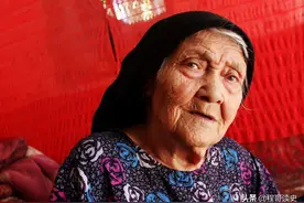 她出生于清朝，如今134岁身体依旧健康，长寿秘诀：心态乐观图片