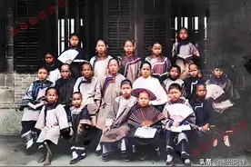 老照片：清朝时期的女子学校，学校里面全是女学生图片