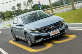 既熟悉又有惊喜 资深主编评上汽大众新帕萨特图片