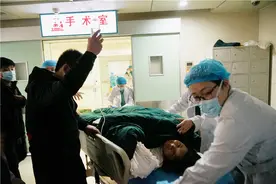 河南信阳一渐冻症患者育一位新生命宝宝，我们为他们母子祝福图片