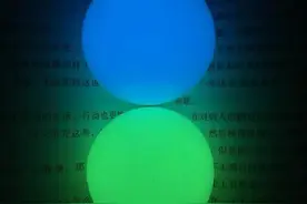 比科学家将光停止技术还厉害？夜明珠照一照能亮好几个小时图片