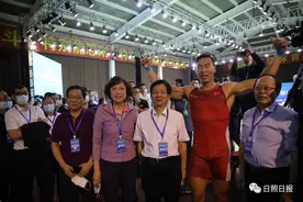 刚刚，日照赛场诞生多项世界纪录图片
