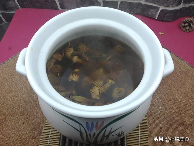 人体必需的八种氨基酸，这种蘑菇全部含有，其他作用更是强大