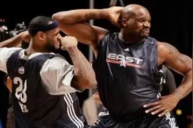 敢在NBA“舞王”面前尬舞，斗舞奇才把奥尼尔跳服了，异常搞笑图片