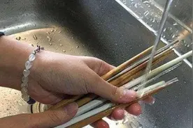 洗干净的筷子，头朝上放还是朝下放？放错“病从口入”，建议收藏图片