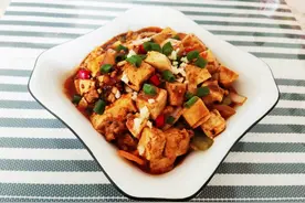 豆腐直接炒又腥又碎，30年做菜经验：豆腐这样做鲜香嫩滑无腥味图片