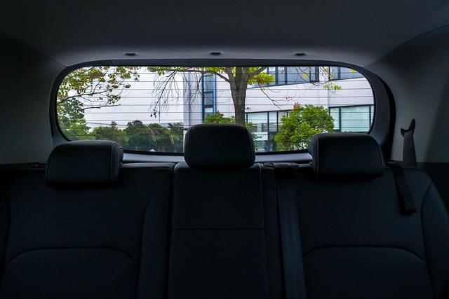 场地试驾上汽MAXUS EUNIQ 5，底盘质感出色的家用MPV