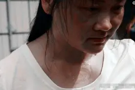 父母双亡，农村24岁女孩伺候瘫痪哥哥15年，称换裤子时最为尴尬图片