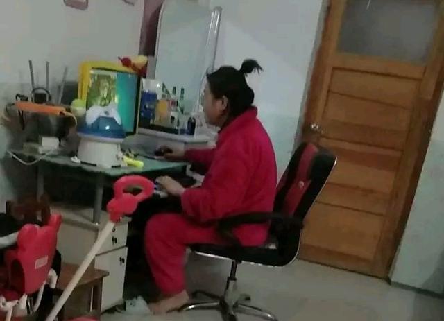 梦幻西游：为了生计，玩家手把手教老婆打图，结果玩上瘾了
