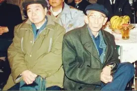 相声趣谈：马三立恶搞郭荣启，差点把郭荣启点着！图片