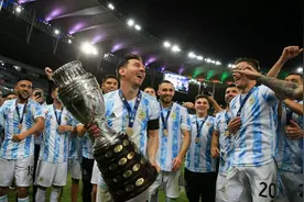 “梅罗”最后的夏天：5年前的今天C罗捧杯，5年后梅西登顶图片