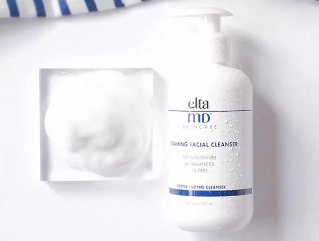 雅顿绿茶身体乳瓶装有塑封吗