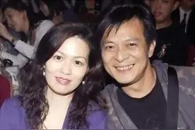 两个爱老婆至深的“郭大侠”，相继失去了老婆没有了家图片