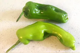 买青椒，怎么区分辣的和不辣的？老菜农：牢记这4点，一挑一个准图片