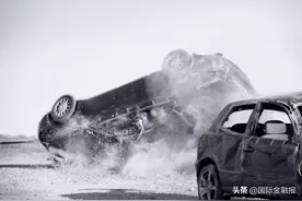 四车门被锁死！安全气囊未弹出！“国民SUV”哈弗H6侧面碰撞测试“翻车”？图片