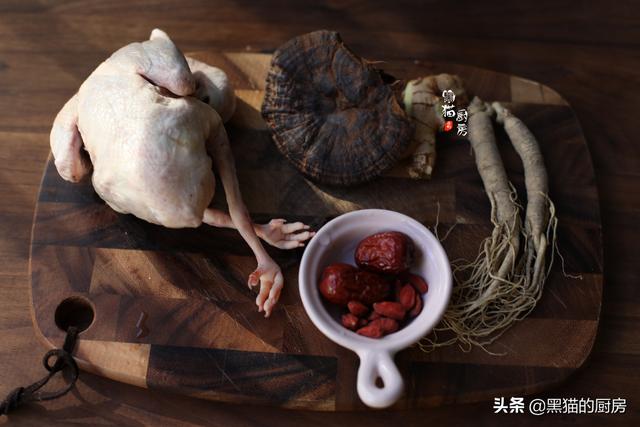 秋冬进补，用它煲汤比羊肉牛肉好，17种氨基酸且高蛋白低脂肪